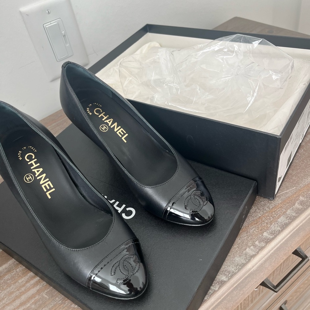 Pumps - Picture 3 of 4